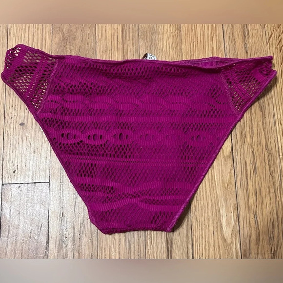 Becca Color Play Crochet Adela Hipster Bottoms in Pomegranate - Picture 4 of 7